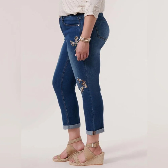 "Ab"solution® Roll Cuff Embroidered Plus Girlfriend Jean "Flex"-Ellent - Picture 3 of 7